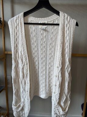 Hand knit New York Style. Cream Cable Knit Sleeveless Cardigan Vest